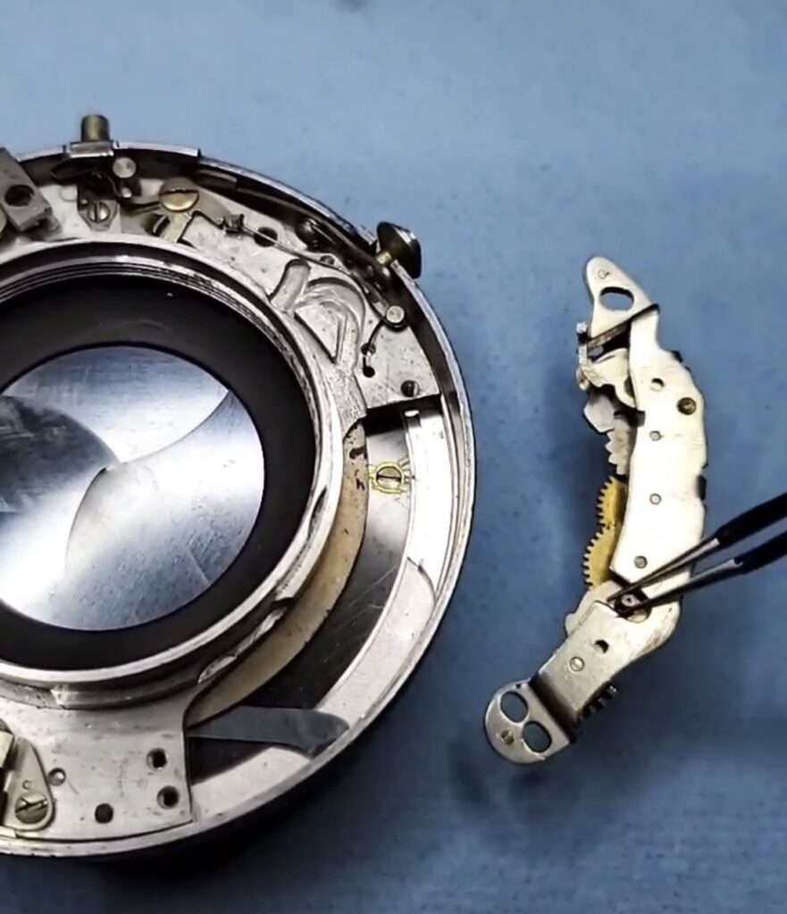 LensMedicYYC servicing a 90 yr old lens
